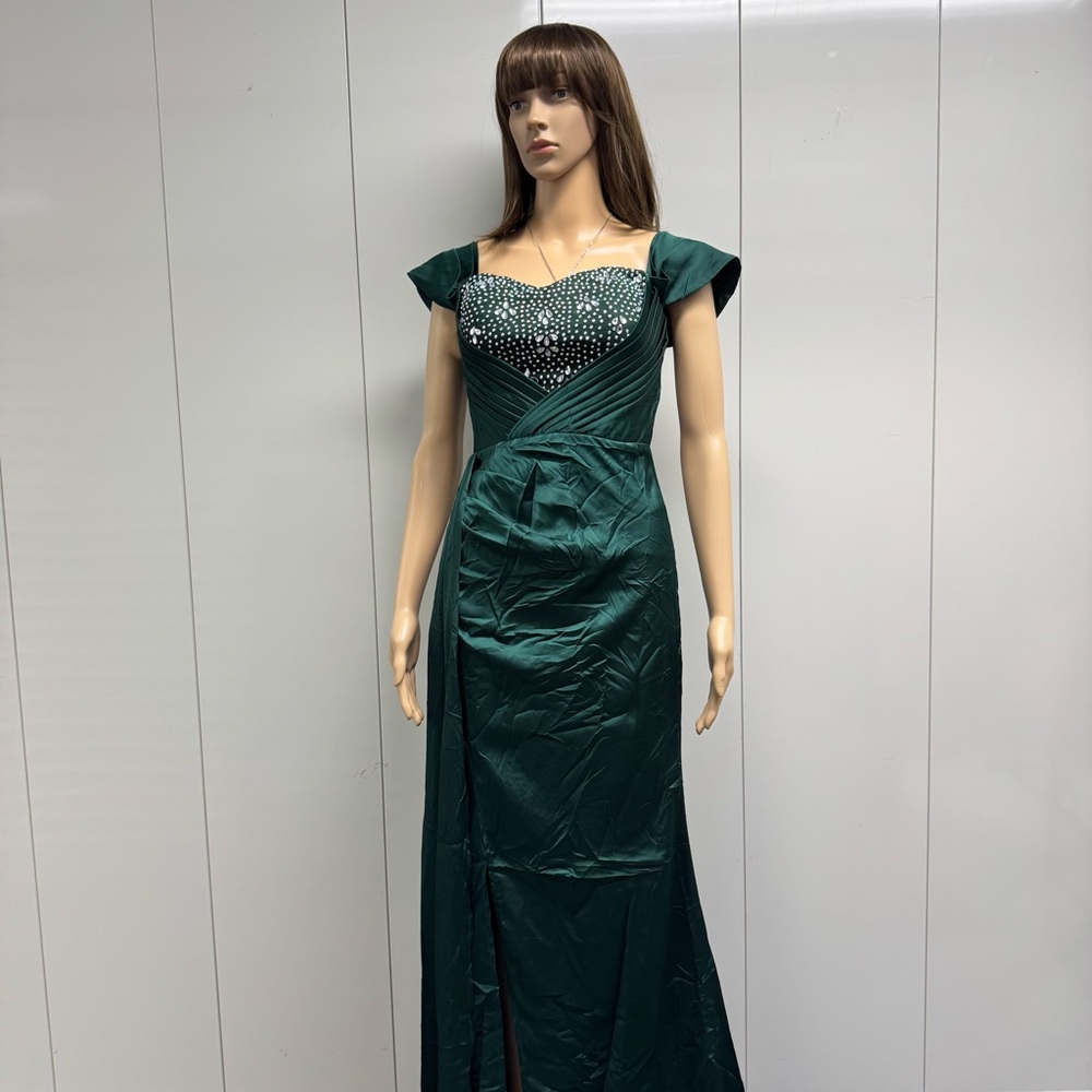 ❤️‍🔥SALE NEW! STUNNING CRYSTAL EVENING DRESS